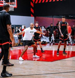 Read more about the article 杜蘭特單打很強！火箭分兩隊以賽代練，謝潑德衝擊第5個首發名額