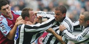 Read more about the article 英超罕見內訌風波：蓋耶掌摑隊友遭直紅，曼聯卻仍無力取勝