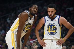 Read more about the article 庫里、杜蘭特2026年財富將突破10億美元，詹皇早於2021年封王