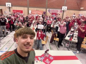 Read more about the article 卡爾震撼言論！拜仁17歲新星公開夢想加盟皇馬，偶像卻是梅西